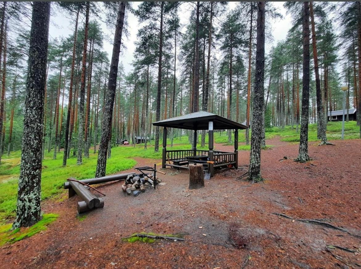 Laahtanen Camping Hotel Ristijärvi Exterior foto